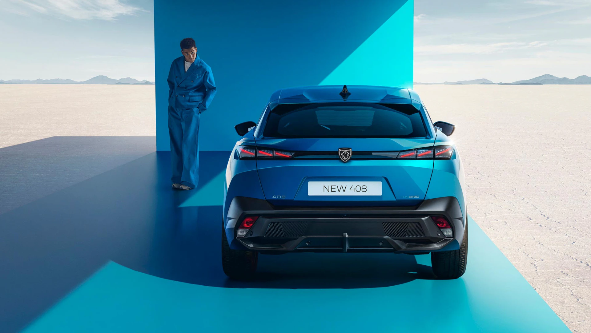 Peugeot 408phev 2206cn 021 2030x1145