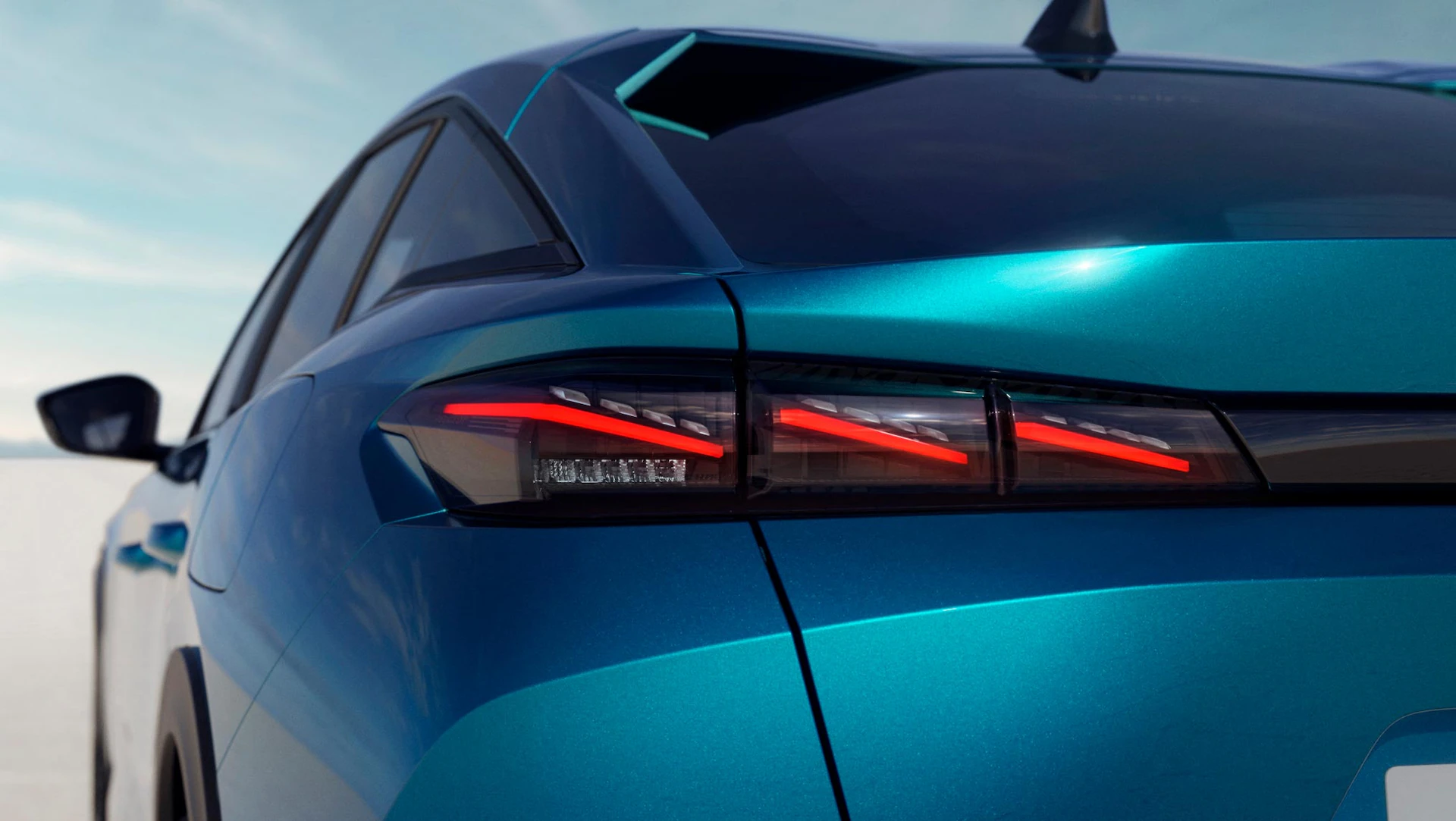 Peugeot 408phev 2206styp 059 2030x1145