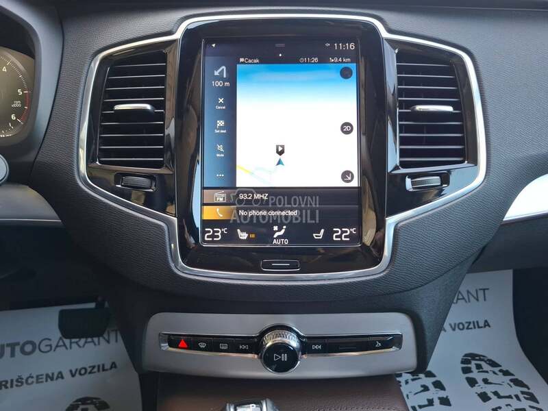 Volvo XC90 MOMENTUM 7-sedista