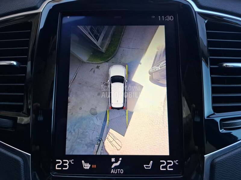 Volvo XC90 MOMENTUM 7-sedista